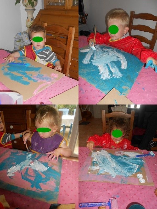 les enfants en activités peinture pour leurs papas.